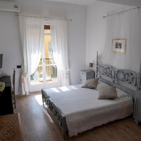 Beautiful Floral Apartment On Navigli Milaan Buitenkant foto
