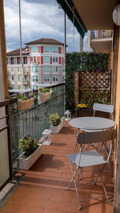 Beautiful Floral Apartment On Navigli Milaan Buitenkant foto