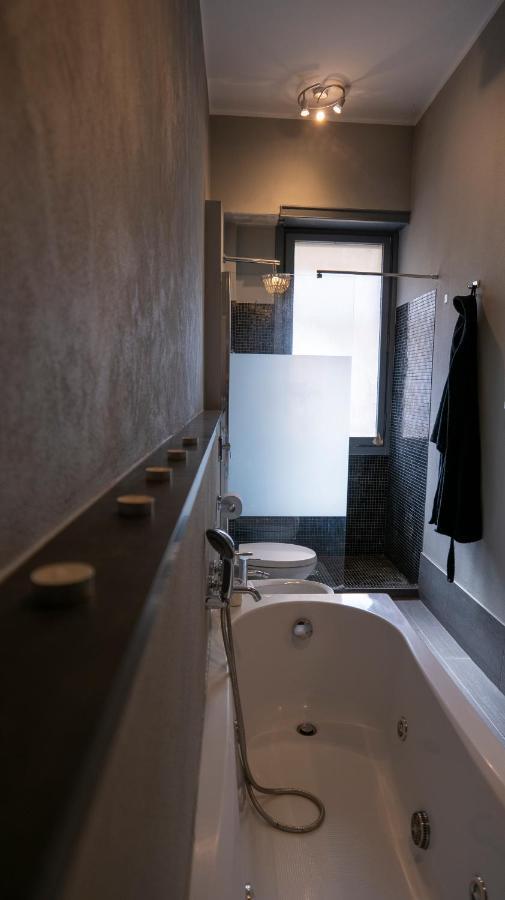 Beautiful Floral Apartment On Navigli Milaan Buitenkant foto