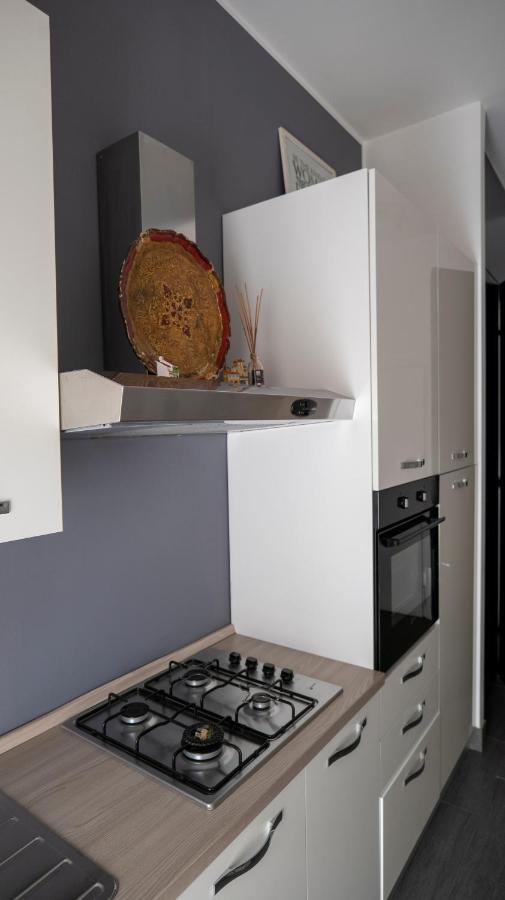 Beautiful Floral Apartment On Navigli Milaan Buitenkant foto